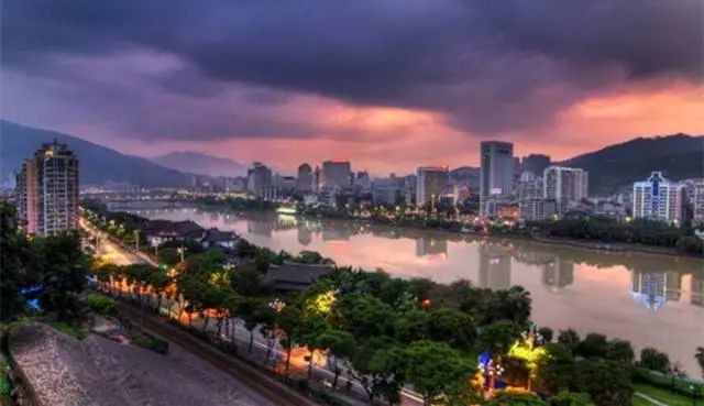 福建之光，高科技产品引领未来，科技改变生活